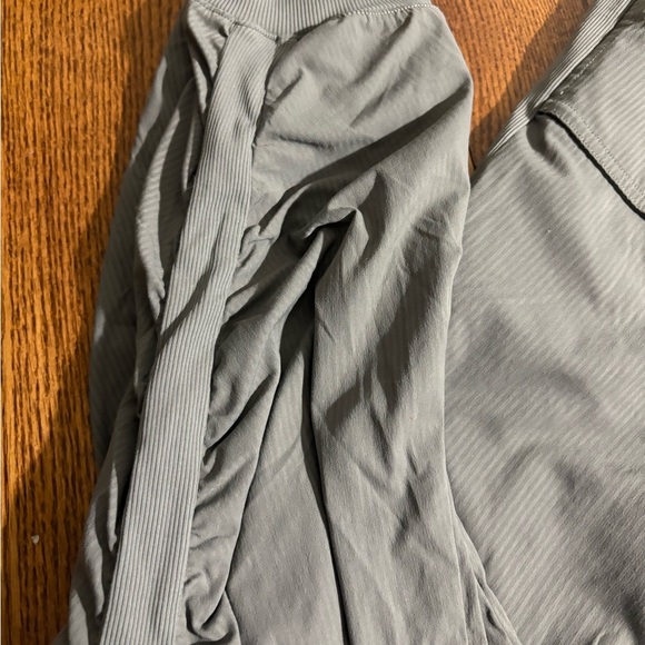 Lululemon Pants dance studio Super sharp. Like new! 😍 - Picture 6 of 12